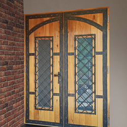 Dvere na rodinnom dome - kombinácia kov, drevo, sklo