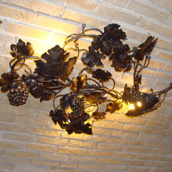 Hroznový luster - interiérové závesné svietidlo - originálny luster s prírodným motívom ako výnimočné osvetlenie vinnej pivnice...