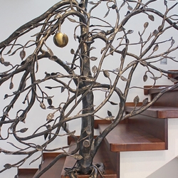 Luxusné ručne kované zábradlie na schodisko s motívom stromu